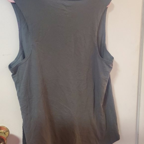 Plus size shiny tower of terror tank top - Picture 5 of 5